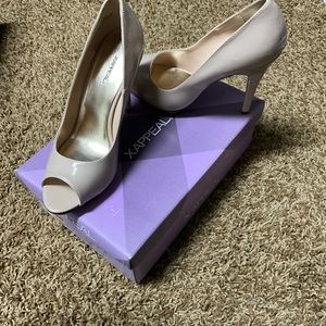 Nude Open toe pumps
